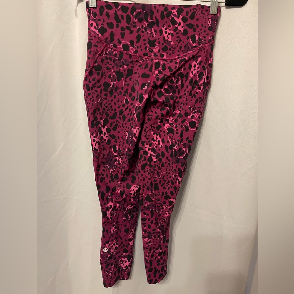 Lululemon Base Pace high rise crop EUC